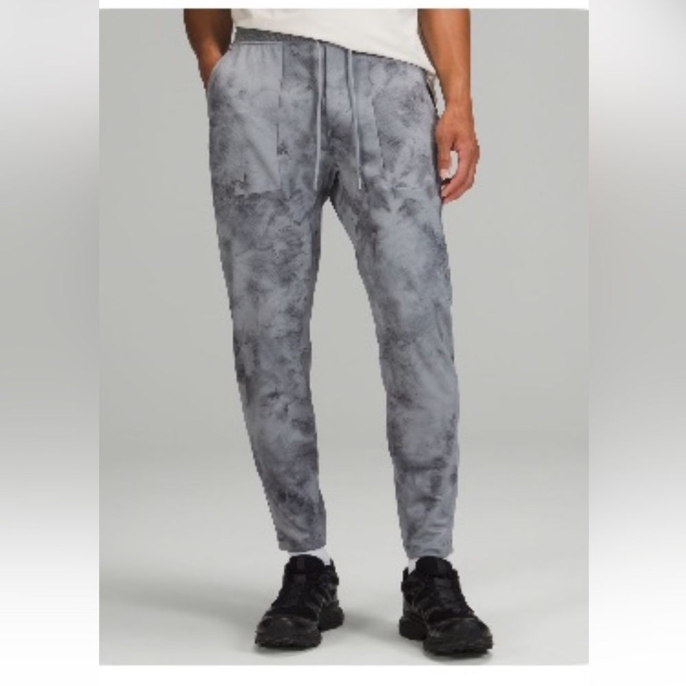 Men’s small lululemon joggers size small